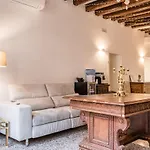Palazzo Daponte By Lionhost Гостевой дом Венеция