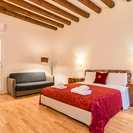 Palazzo Daponte By Lionhost Venice
