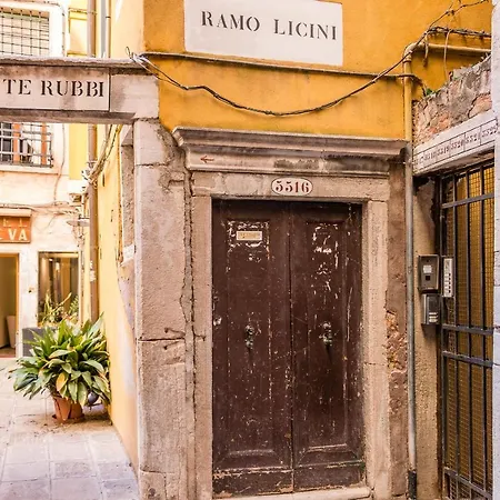 Palazzo Daponte By Lionhost Pensionat 2*